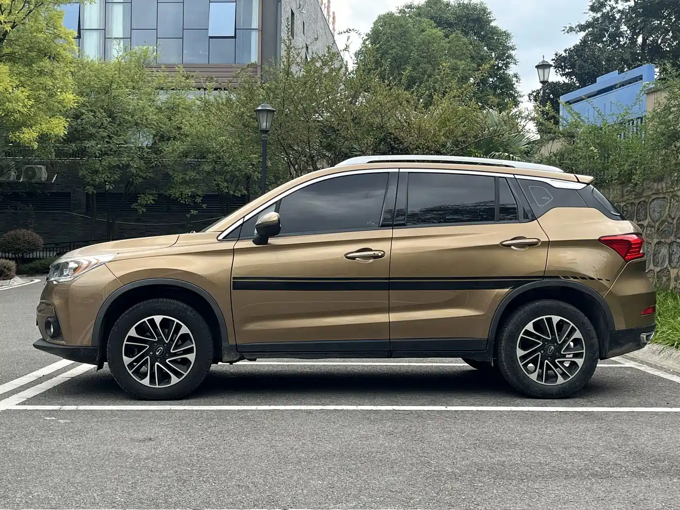 GAC Trumpchi Trumpchi GS4 2016 235T G-DCT Elite Edition фото 3
