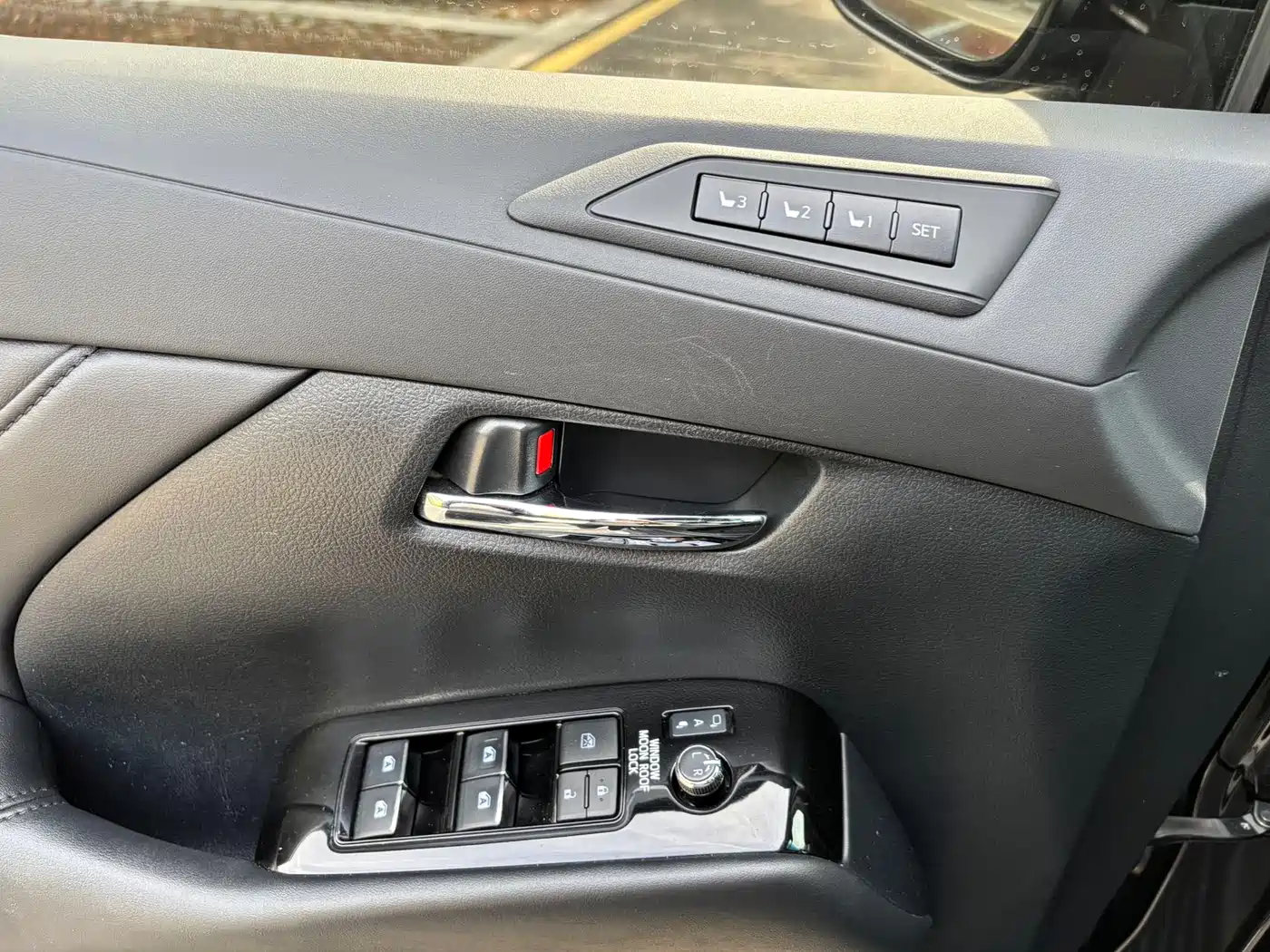 Toyota Vellfire 2019 Hybrid 2.5L HV Premium Edition фото 11