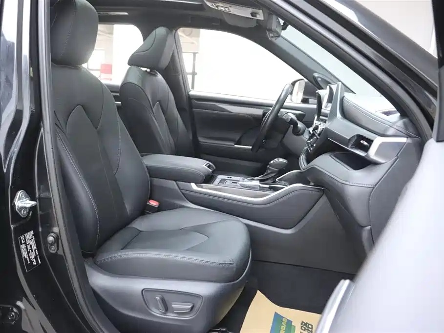 Toyota Crown Kluger 2021 2.5L HEV AWD Flagship Edition фото 20