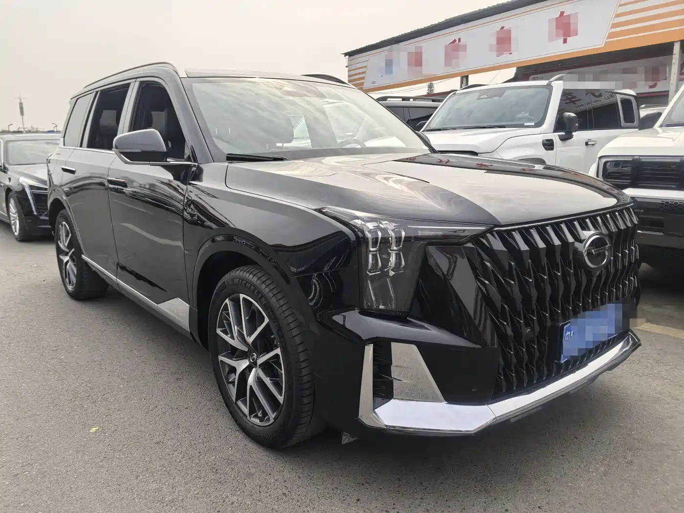 GAC Trumpchi Trumpchi GS8 2022 Hybrid Series 2.0TM 4WD Premium Edition (7-Seater) фото 3