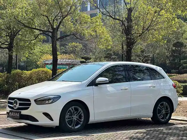  Mercedes-Benz Mercedes-Benz B-Class 2020 B 200 Sport Edition