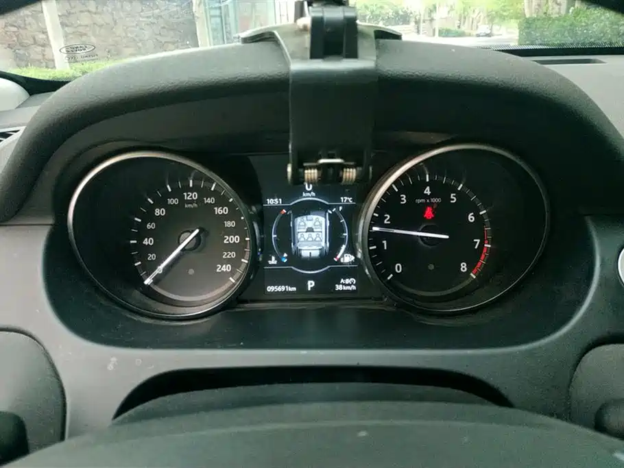 Land Rover Discovery Sport 2018 240PS SE Edition фото 14