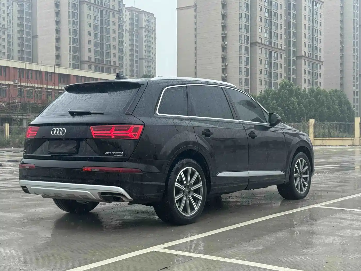 Фото 9 - Audi Q7