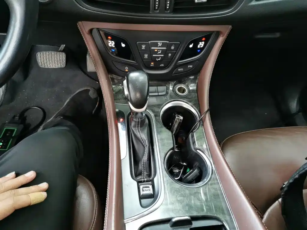 Buick Envision Plus 2015 2014 28T 4WD Elite
