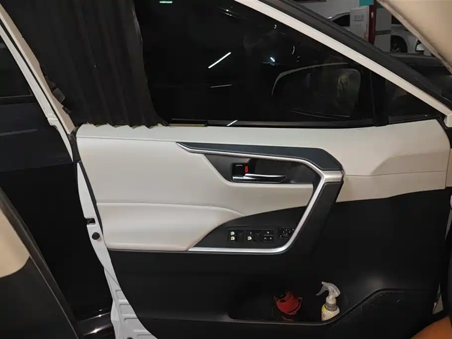 Toyota RAV4 Rongfang 2020 2.0L CVT AWD Trend Edition фото 7