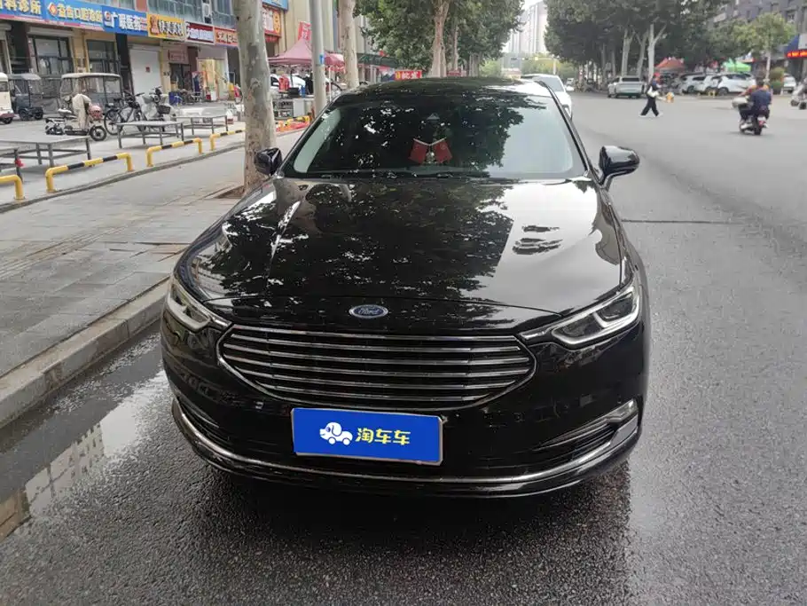 2021 Ford Taurus