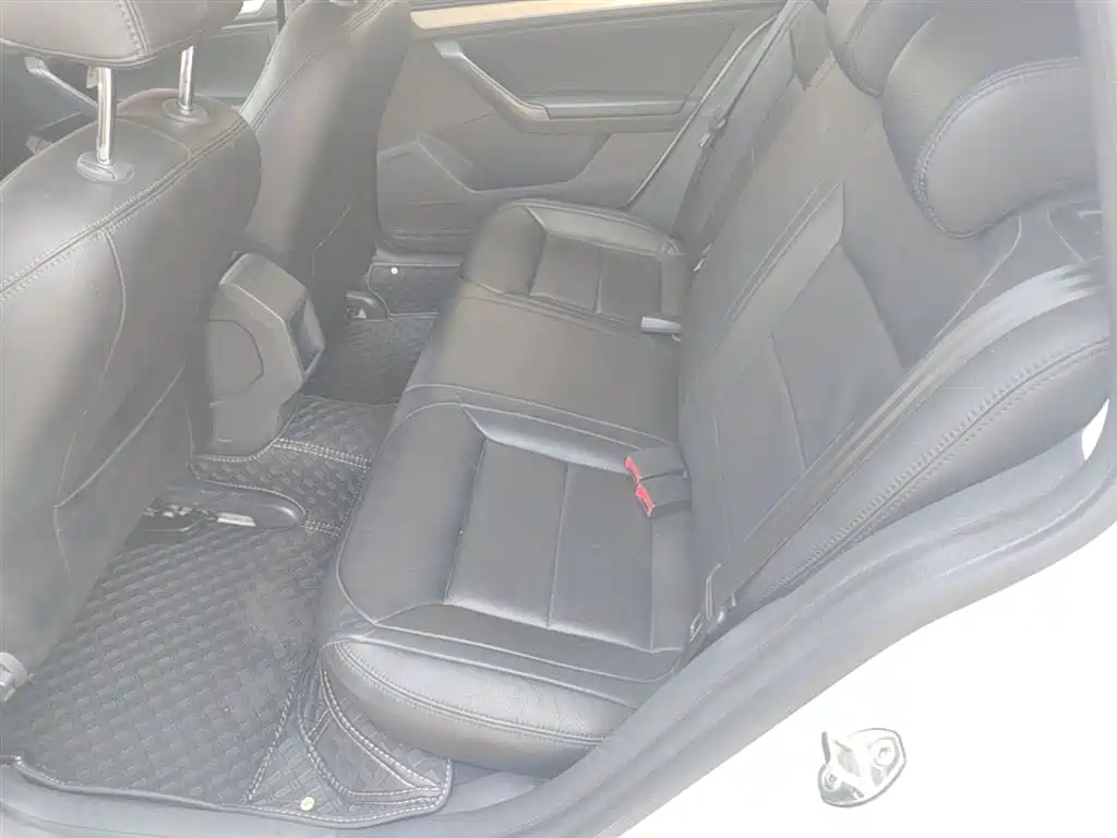 Volkswagen Lavida Tour 2017 1.6L Automatic Trend Edition фото 17