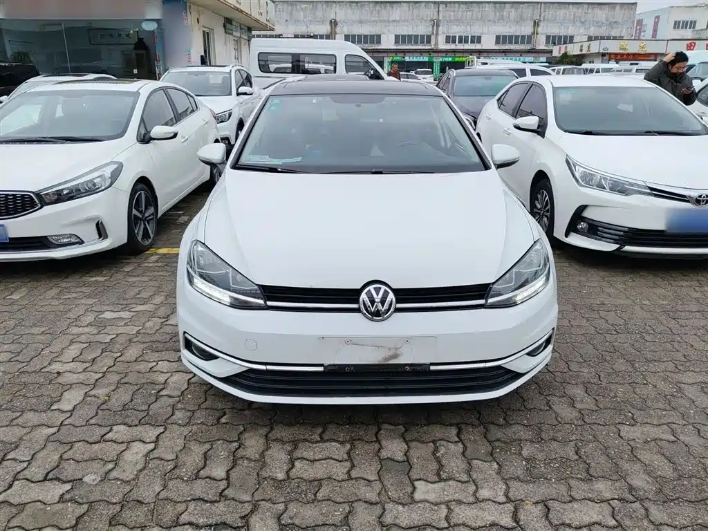 Volkswagen Golf 2018 1.6L Automatic Comfort фото 3