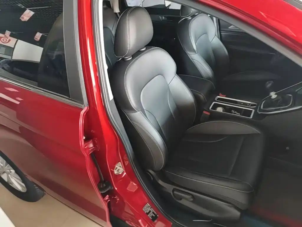 Photo 25 - Haval M6