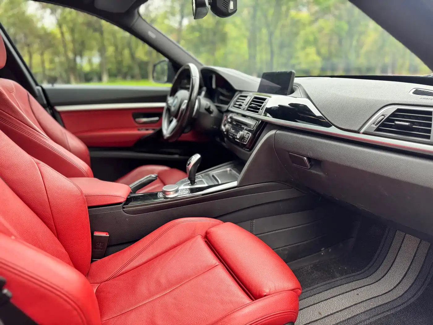 BMW 3 Series GT 2020 320i M Sport Black Night Edition фото 5