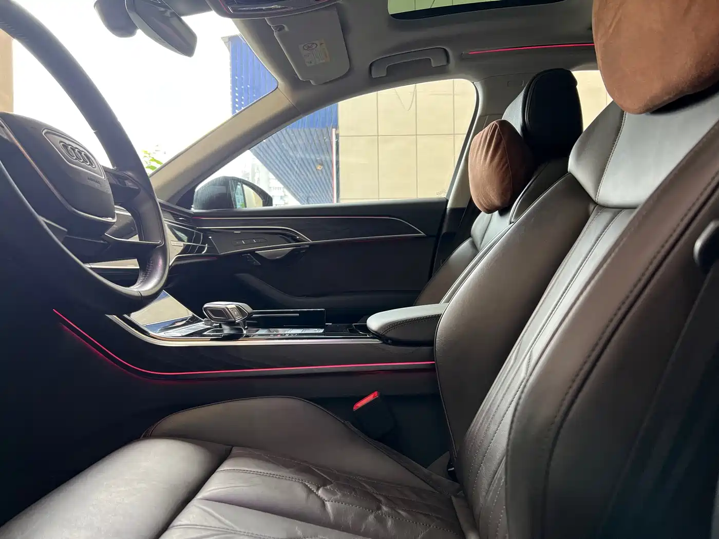 Фото 29 - Audi A8