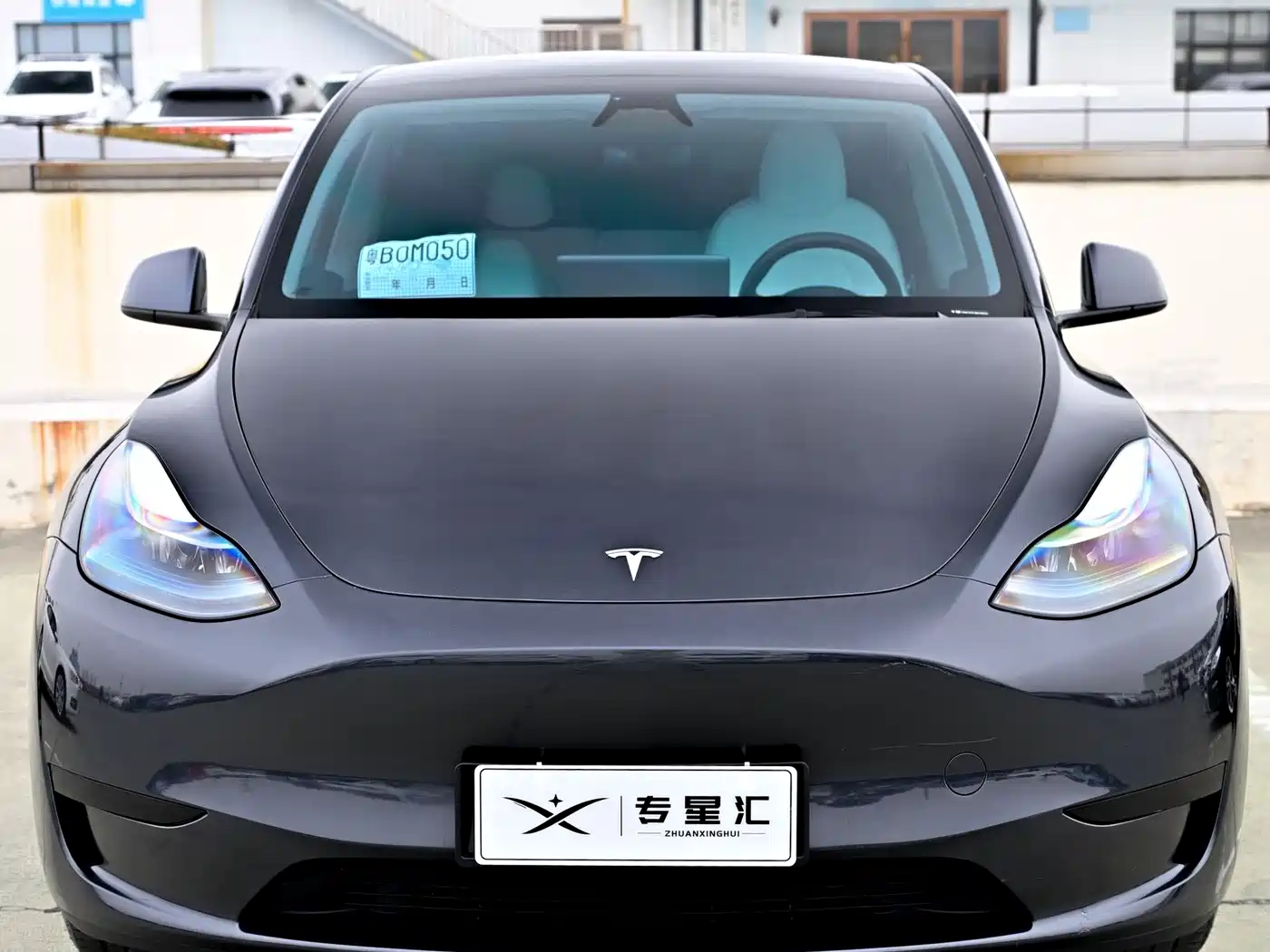 TESLA MODEL Y