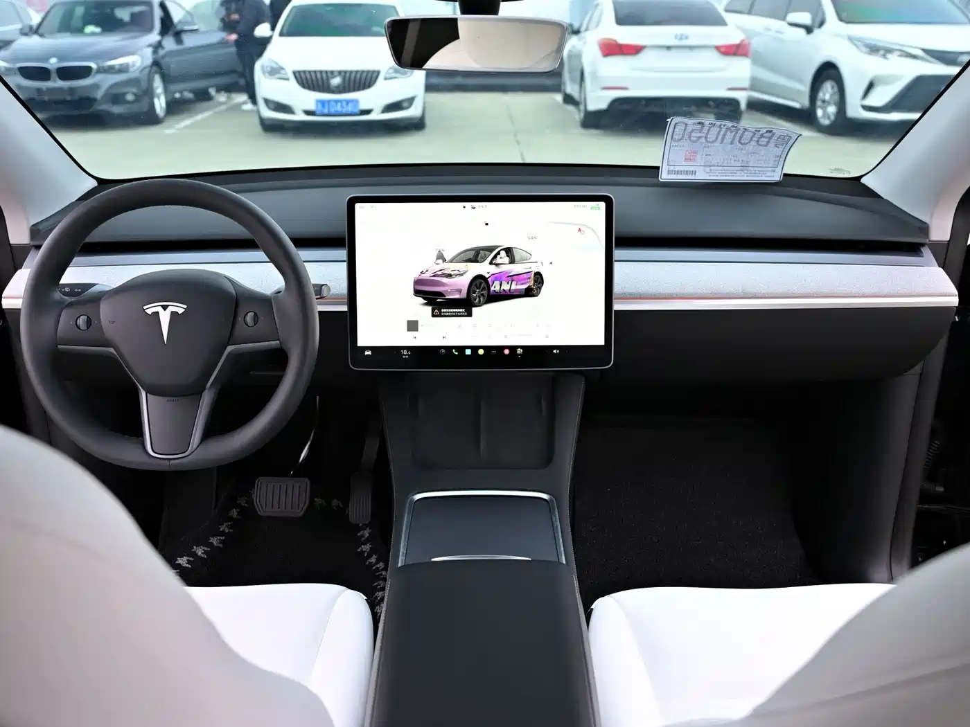 TESLA MODEL Y