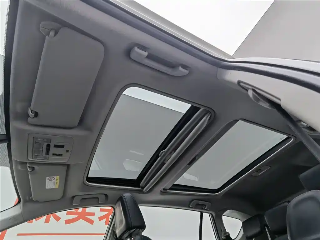 Toyota RAV4 Rongfang 2015 2.5L Automatic 4WD Elite Edition фото 14