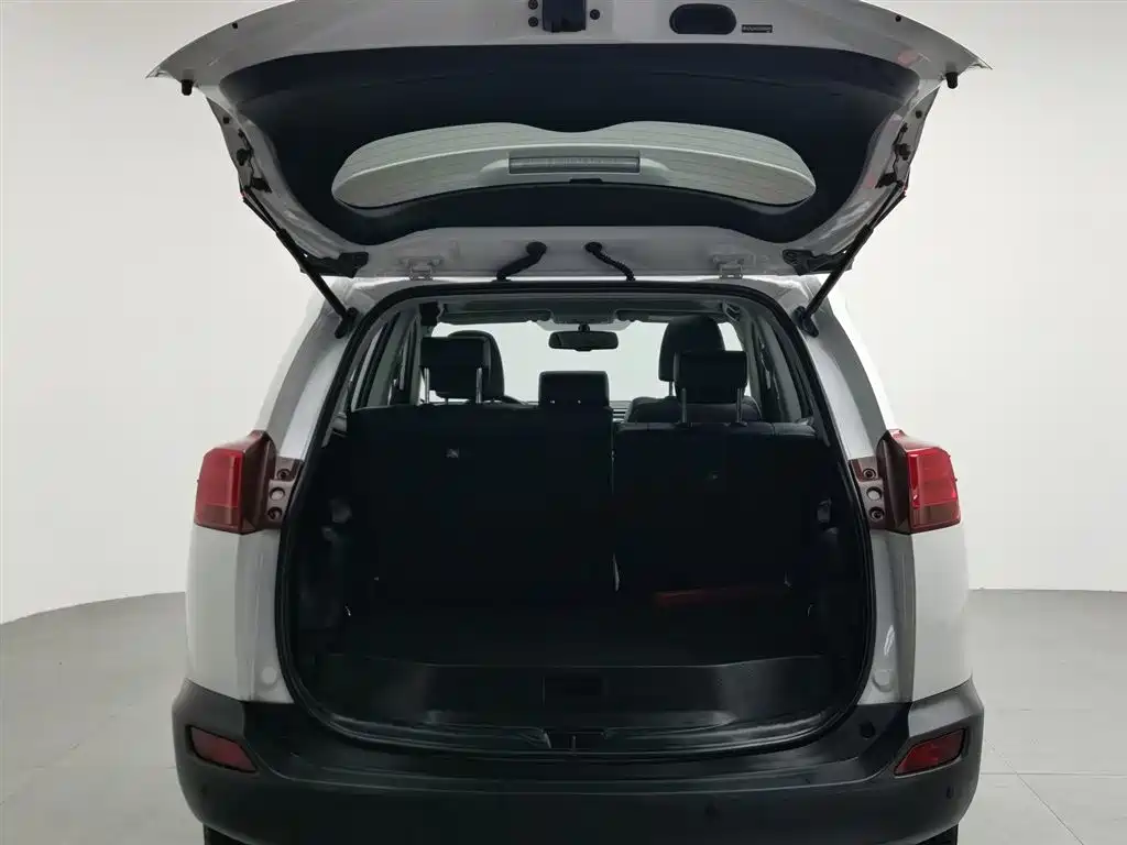 Toyota RAV4 Rongfang 2015 2.5L Automatic 4WD Elite Edition фото 16