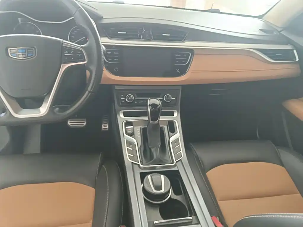 Фото 14 - Geely Vision S1