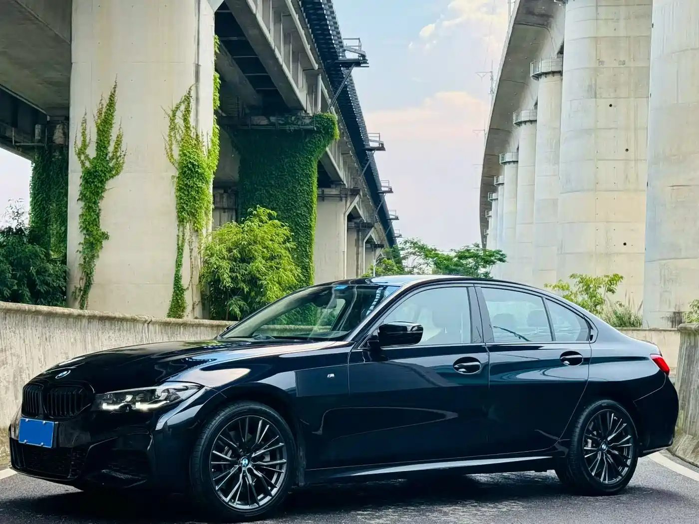 BMW 3 Series 2022 330i M Sport Shadow Edition