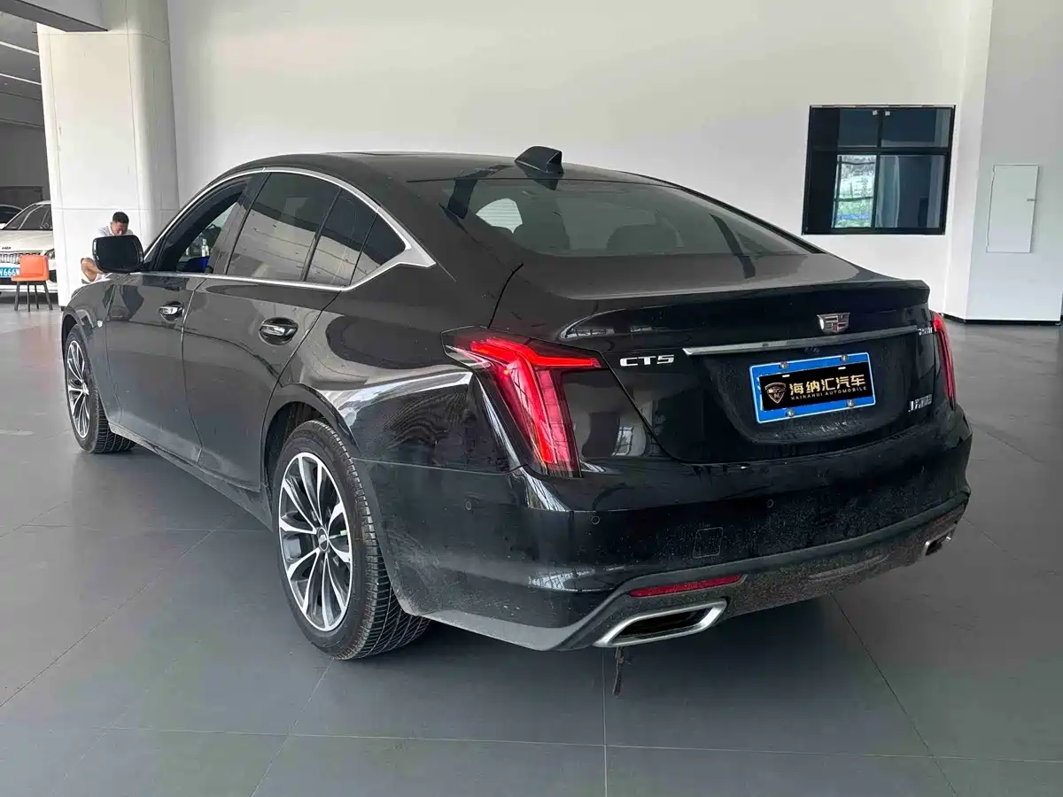 Cadillac CT5 2026 2025 Model 28T Urban Sport Edition