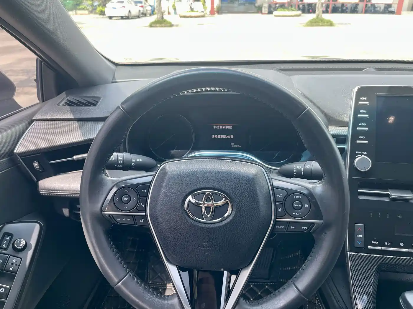 Toyota Avalon 2019 Hybrid 2.5L Luxury Edition China V фото 11