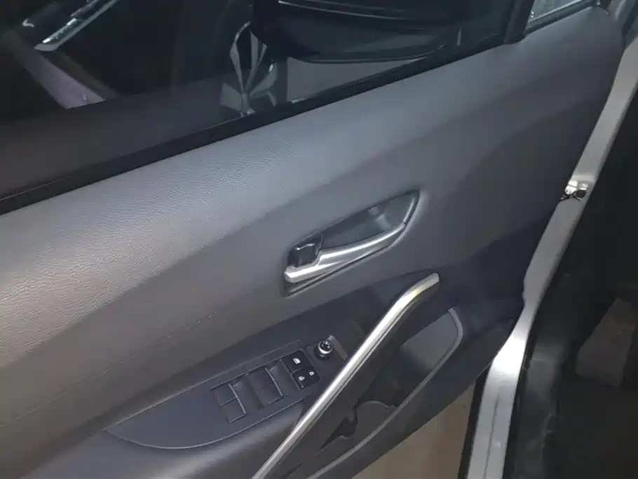 Toyota Frontlander 2024 2.0L Smart Hybrid Dual Engine Luxury Edition фото 7