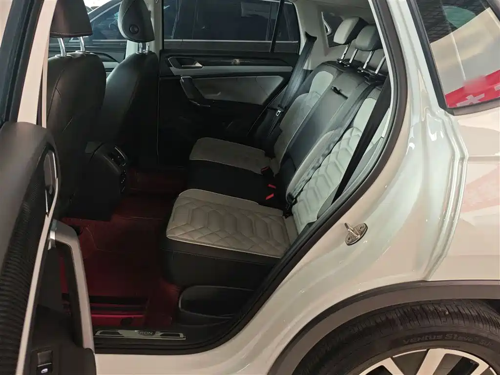 Volkswagen Tayron 2023 300TSI 2WD Luxury Plus Advanced Edition фото 13