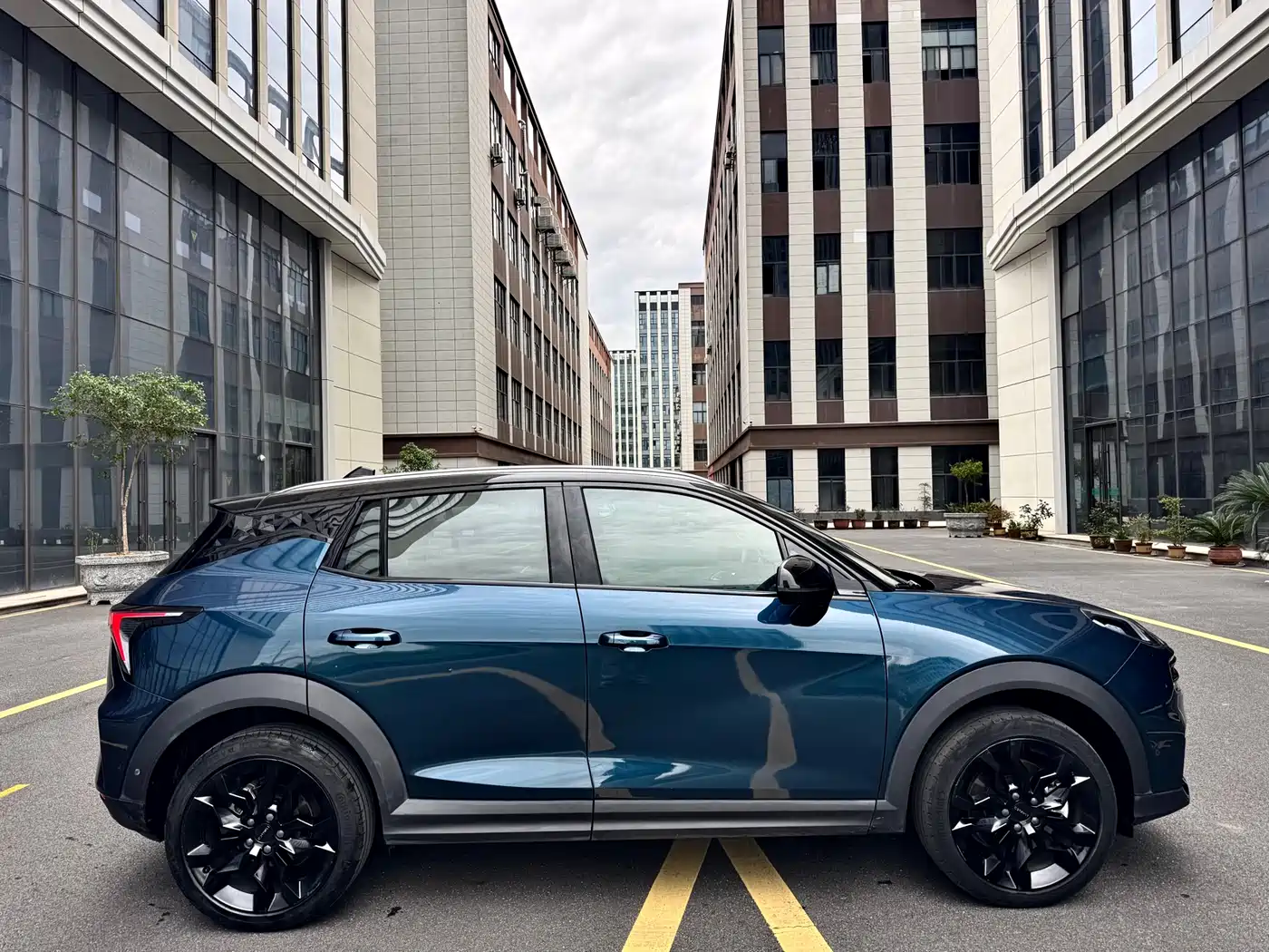 Lynk & Co 06 2020 1.5T Halo фото 4