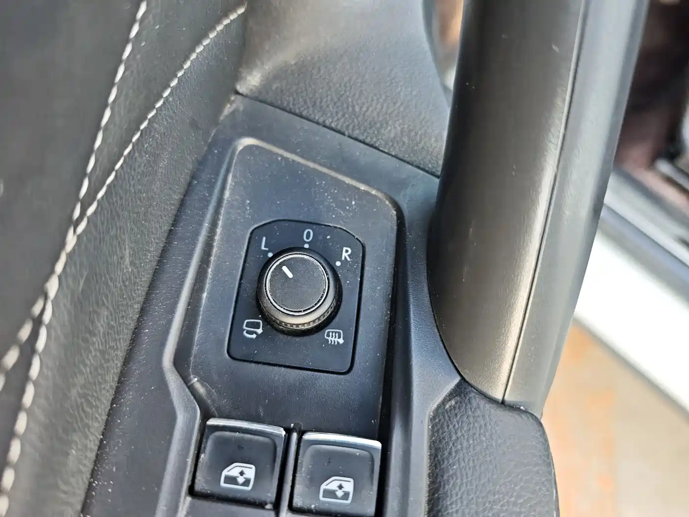 Volkswagen Tiguan L 2023 330TSI Auto 2WD R-Line Premium Edition фото 13