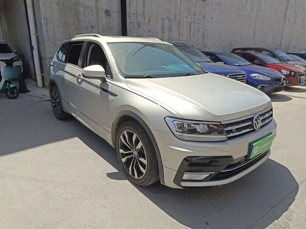 Volkswagen Tiguan L 2021 330TSI Automatic 2WD R-Line Premium фото 3