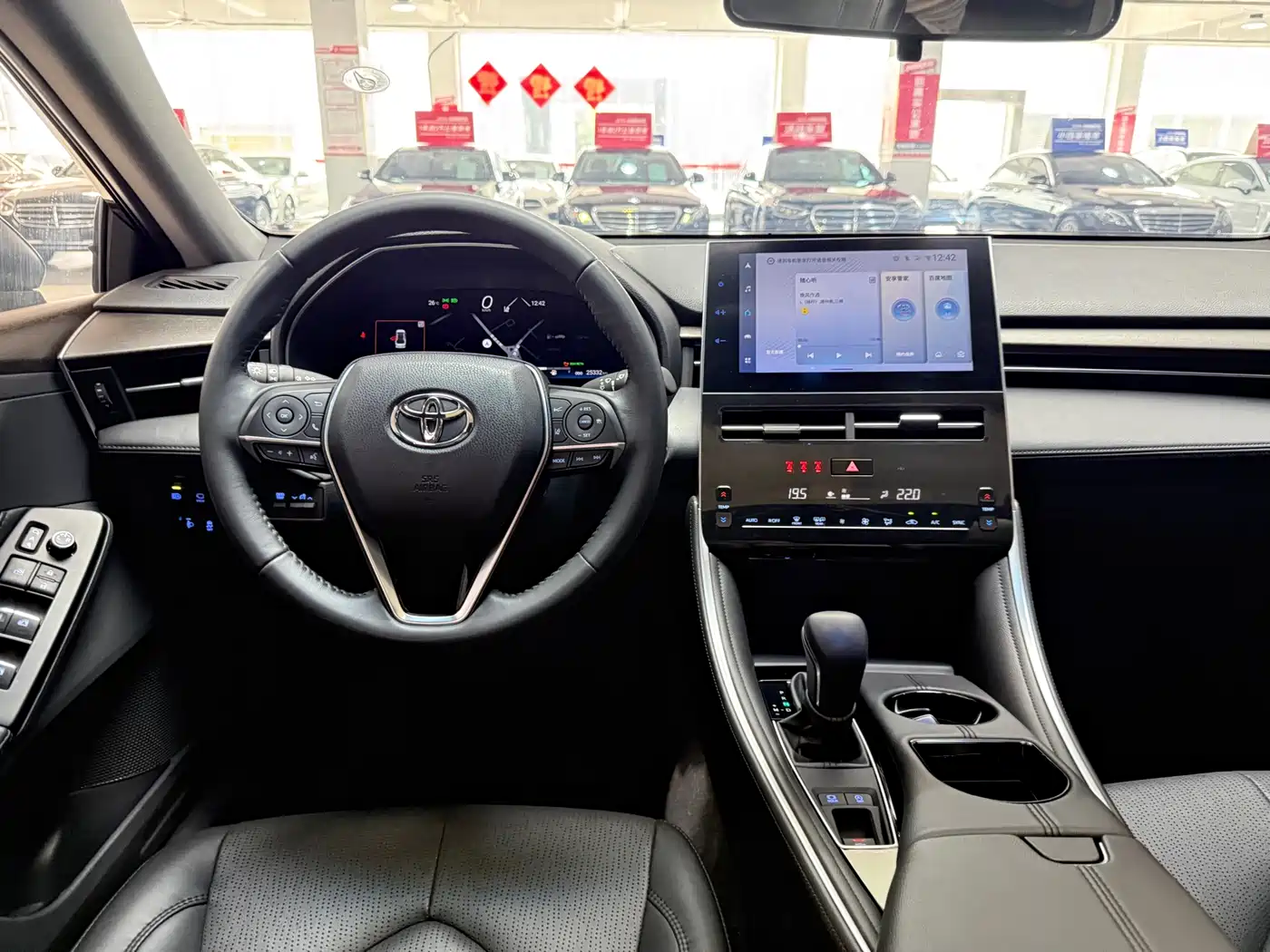 Toyota Avalon 2023 2.0L XLE Premium Edition фото 9