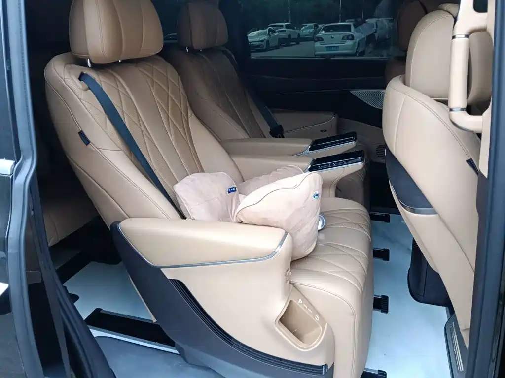 Denza D9 2025 2025 DM-i Smart Drive Edition 1020 AWD Luxury