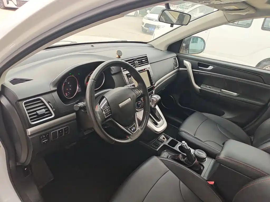 Photo 16 - Haval H6