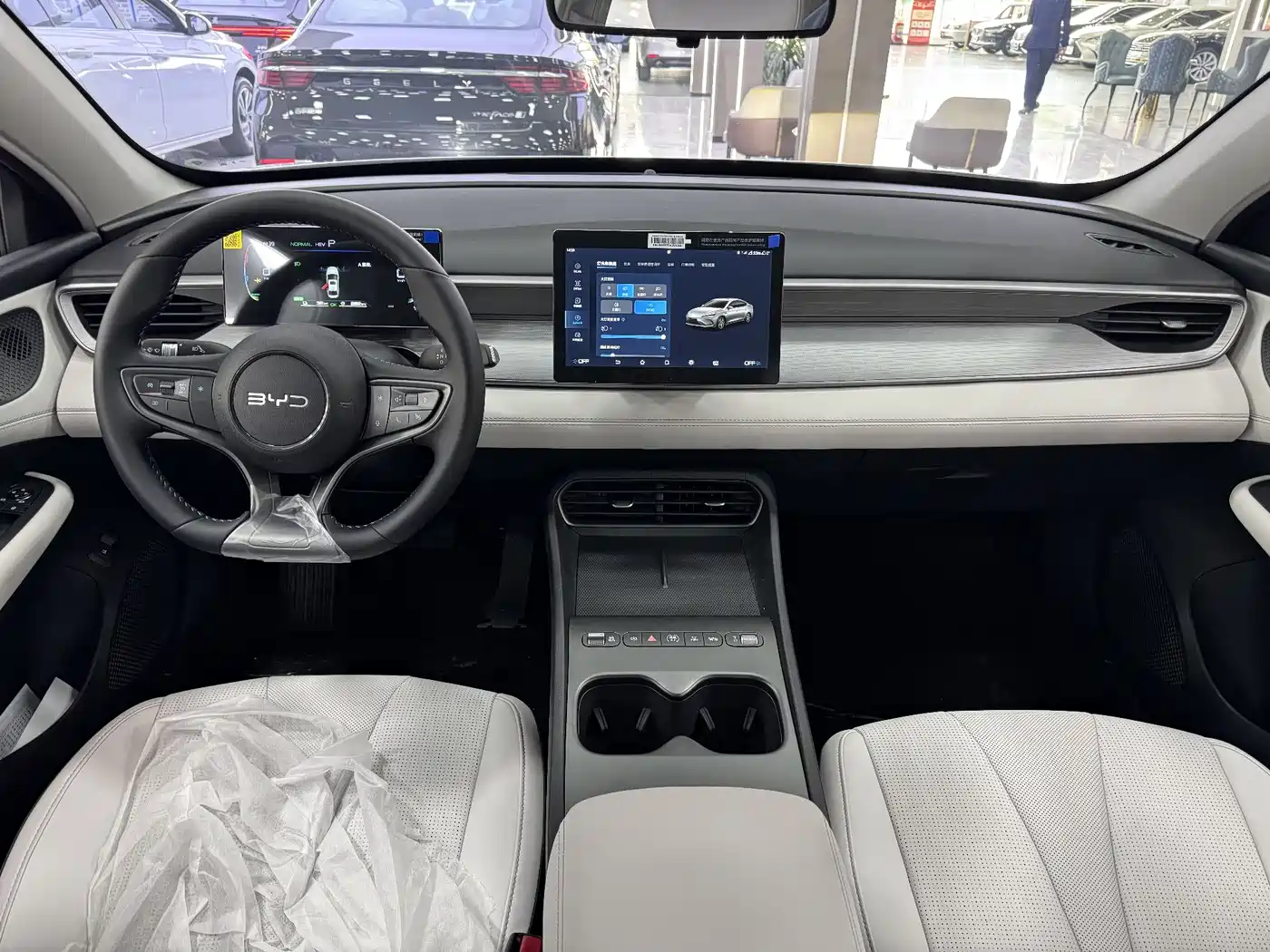BYD Hai Bao 05 DM-i 2026 DM-i 128KM Luxury фото 9