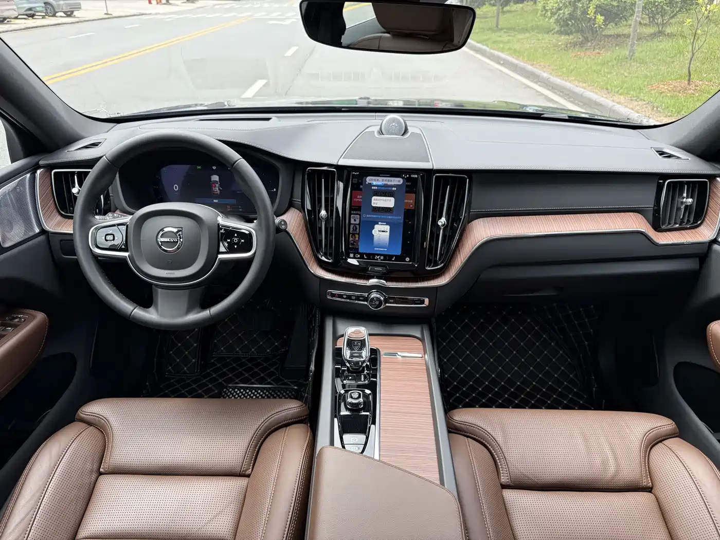 VOLVO XC60 PLUG IN HYBRID