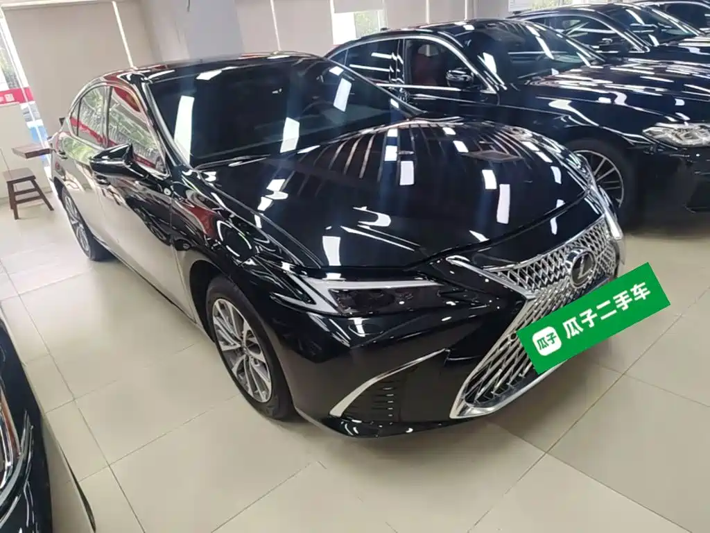 Lexus ES 2026 2025 200 Ultimate Edition