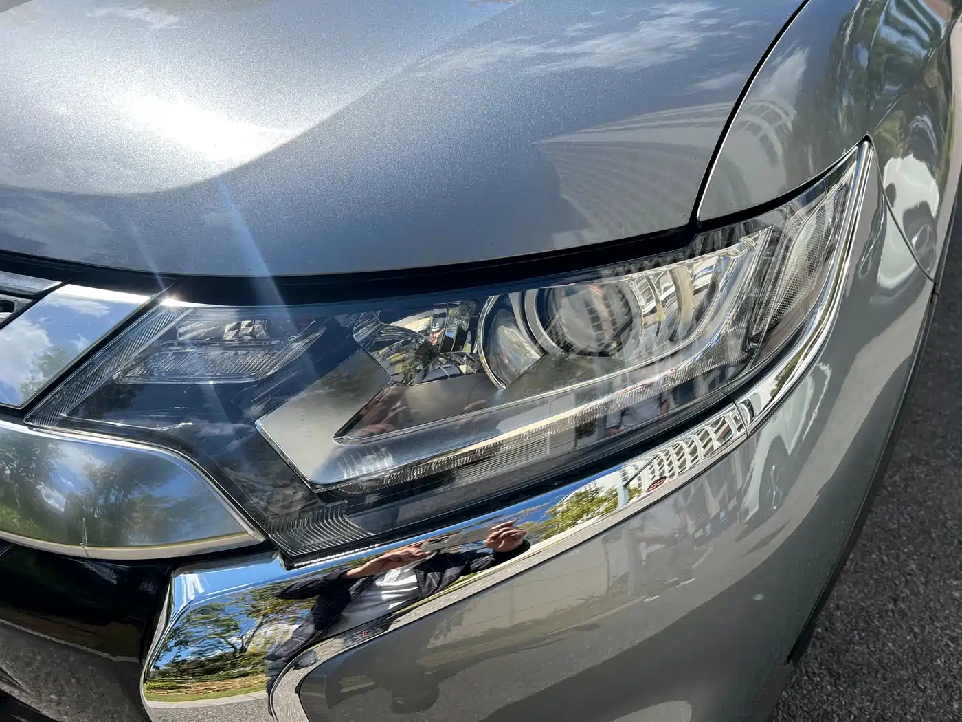 MITSUBISHI OUTLANDER