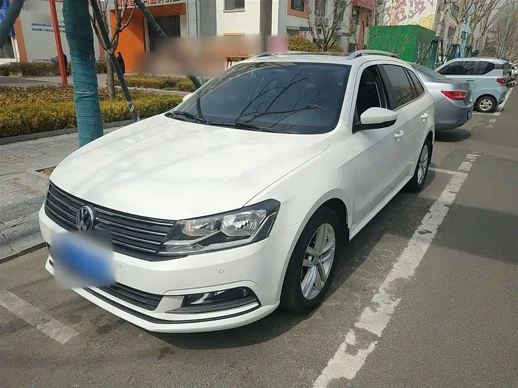 Volkswagen Lavida Tour 2017 180TSI DSG Comfort Edition фото 2