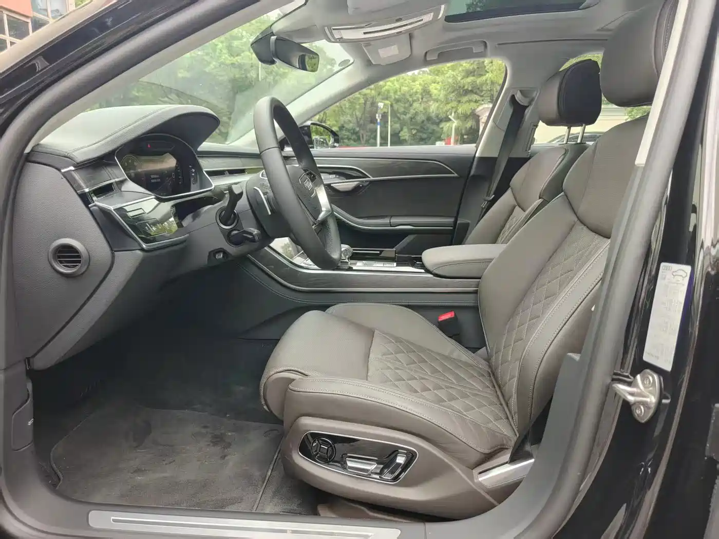Audi A8 2025 A8L 50 TFSI quattro Exclusive Selection фото 6