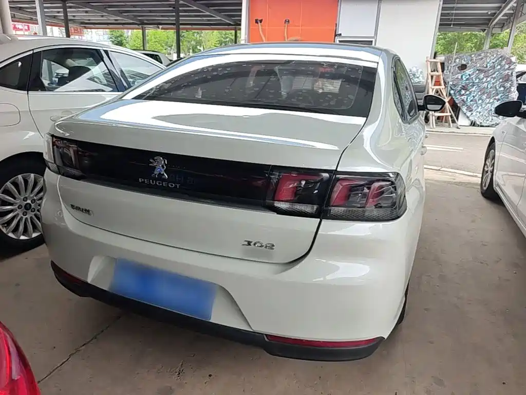 Фото 4 - Peugeot 308