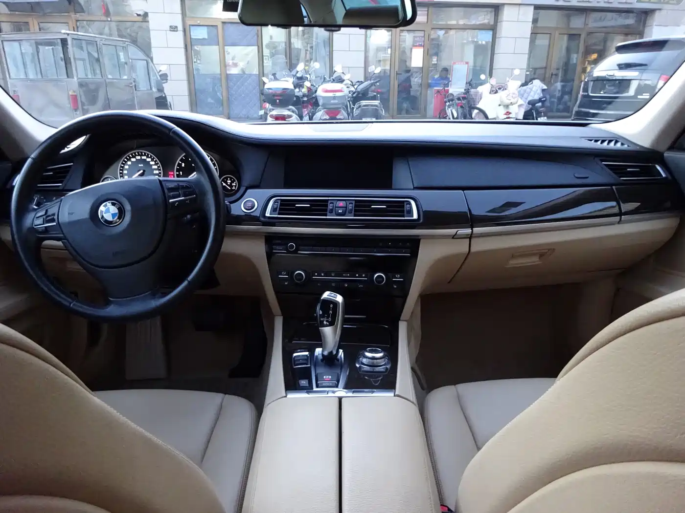 BMW 7 Series 2011 730Li Elegance фото 18