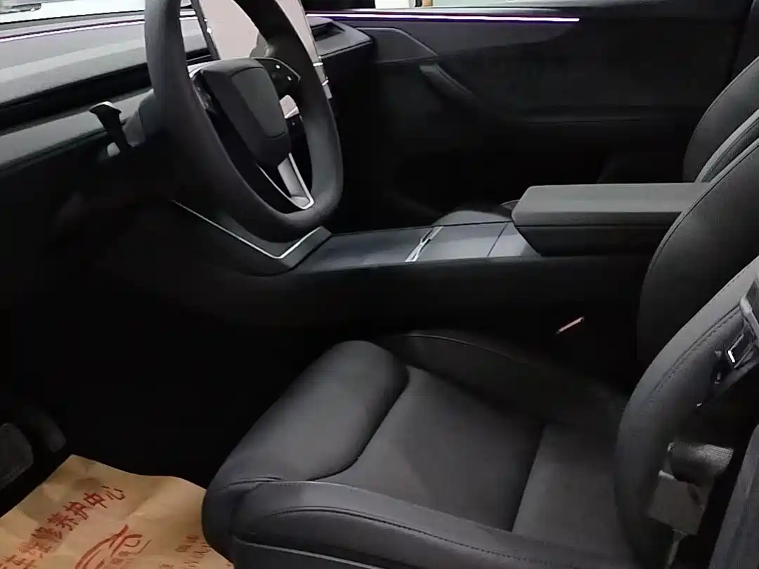 Tesla Model Y L 2026 2025 Facelift Long Range AWD