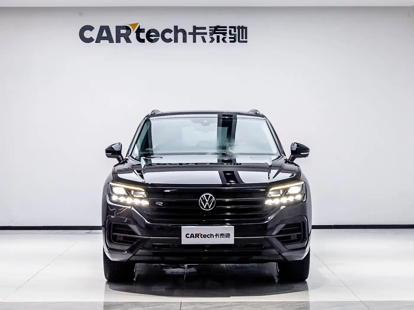 Volkswagen Touareg 2021 3.0TSI Sharp Edition with Gloss Black Sports Package фото 6