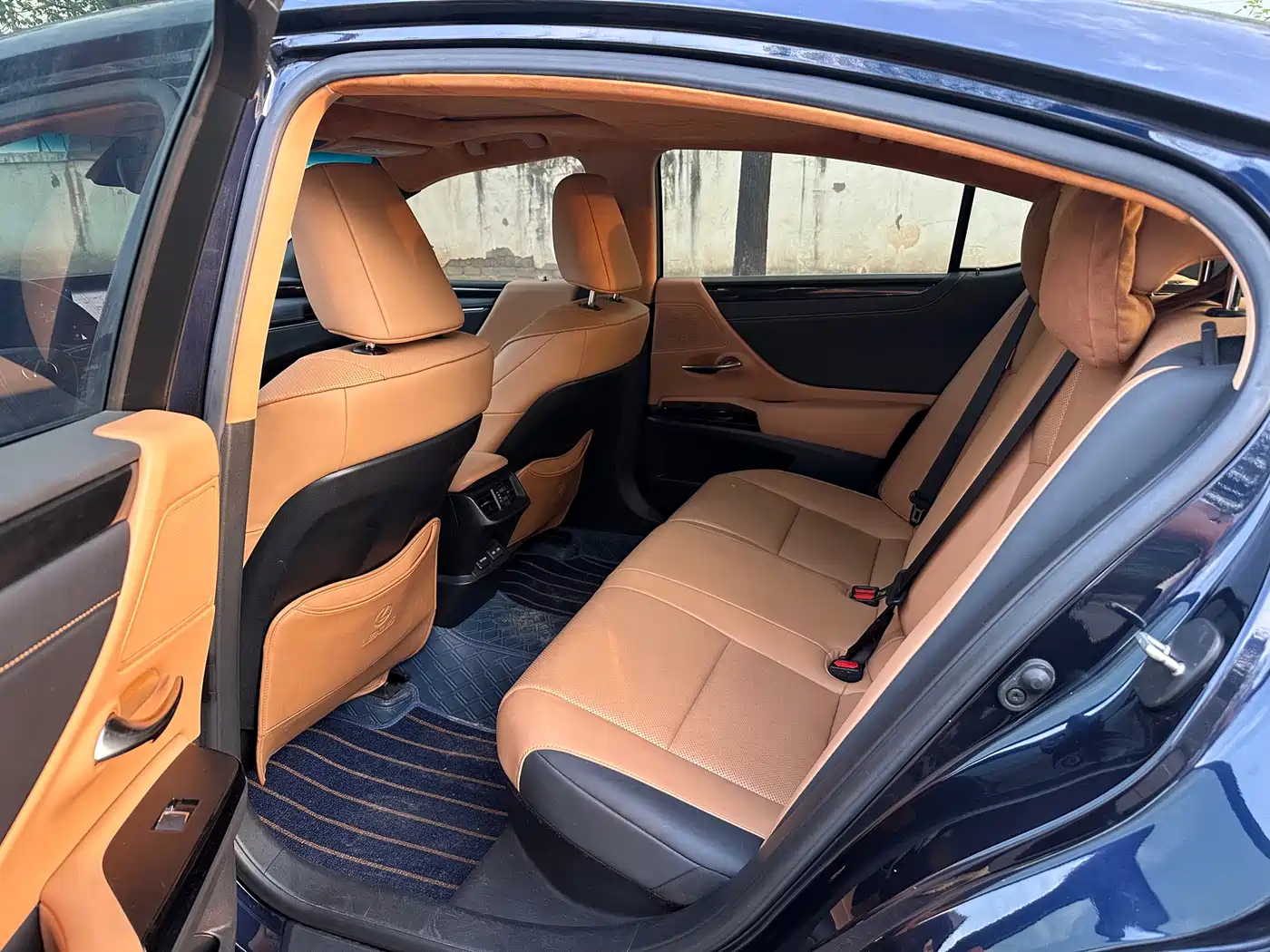Lexus ES 2022 300h Excellence Edition фото 9
