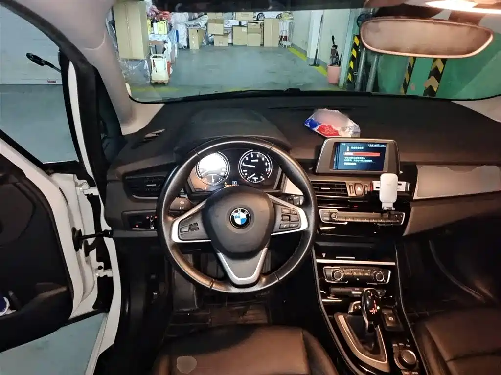 BMW 2 Series Gran Tourer 2018 220i Luxury Line фото 3