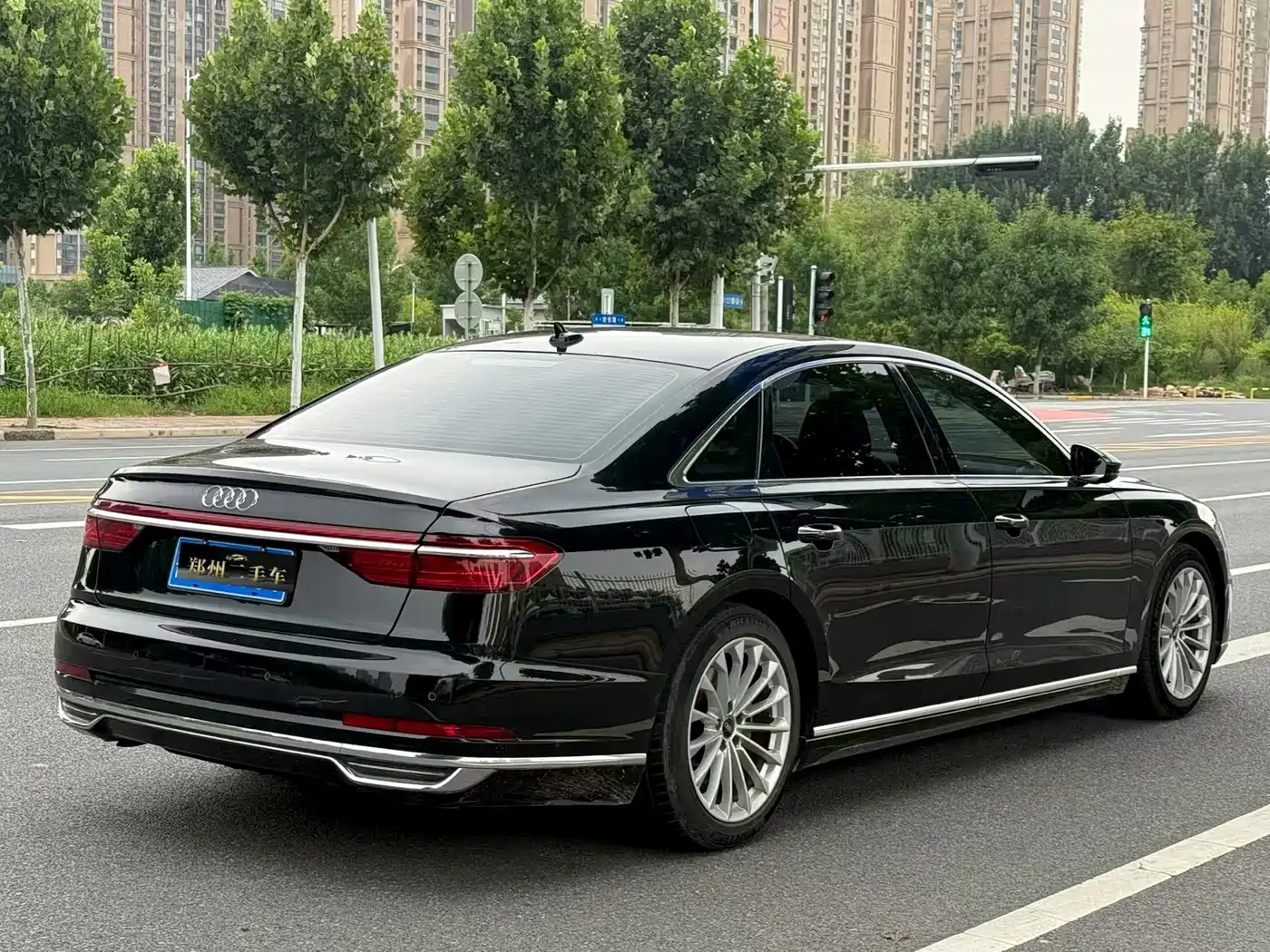 Photo 7 - Audi A8