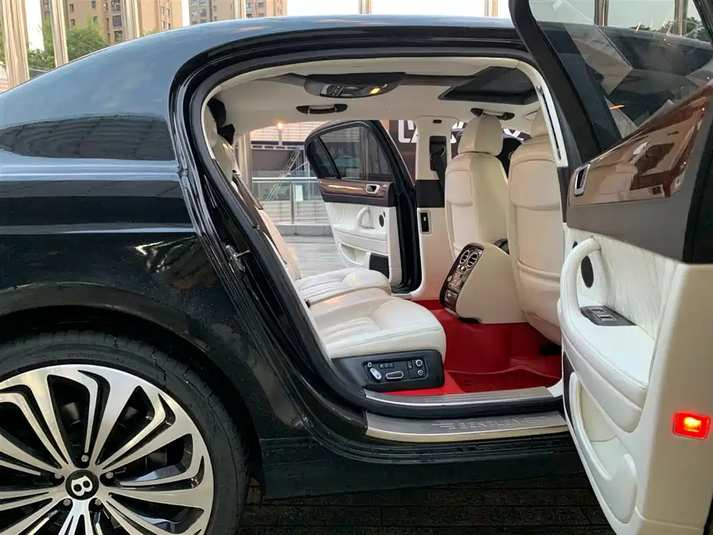 Bentley Flying Spur 2012 6.0T Limited Edition фото 12