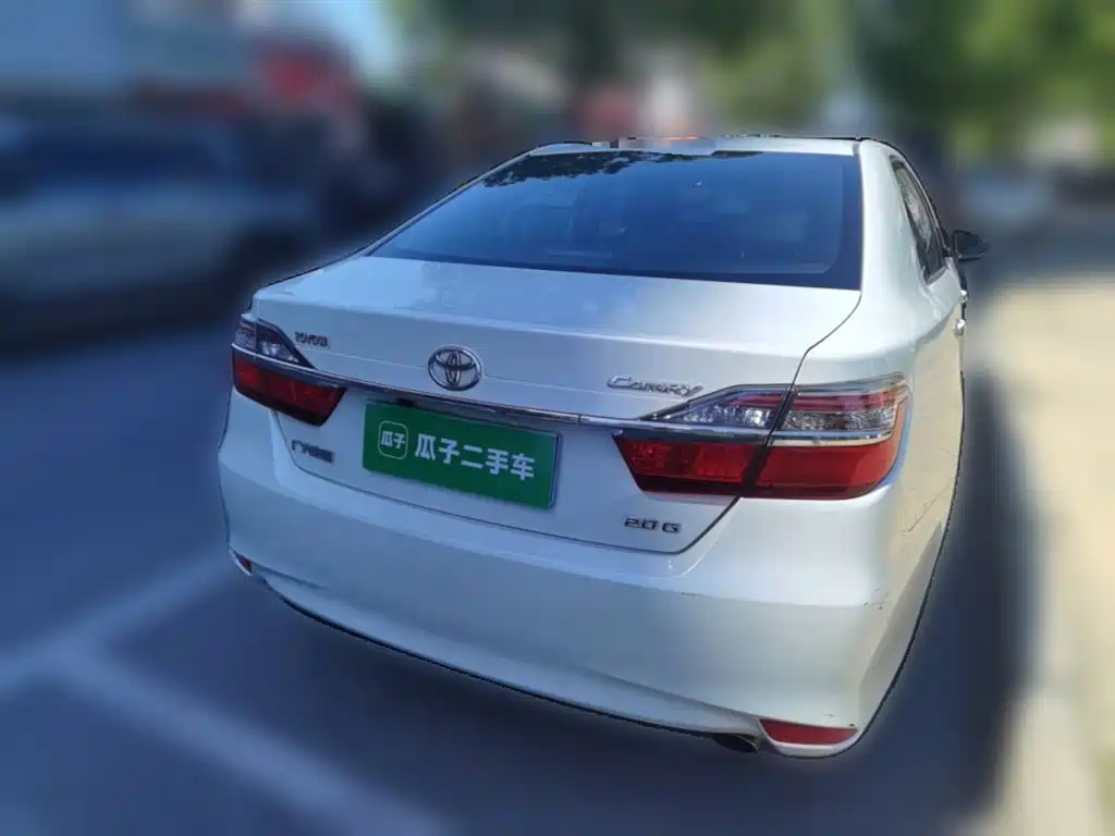 Toyota Camry 2015 2.0G Leading Edition фото 5