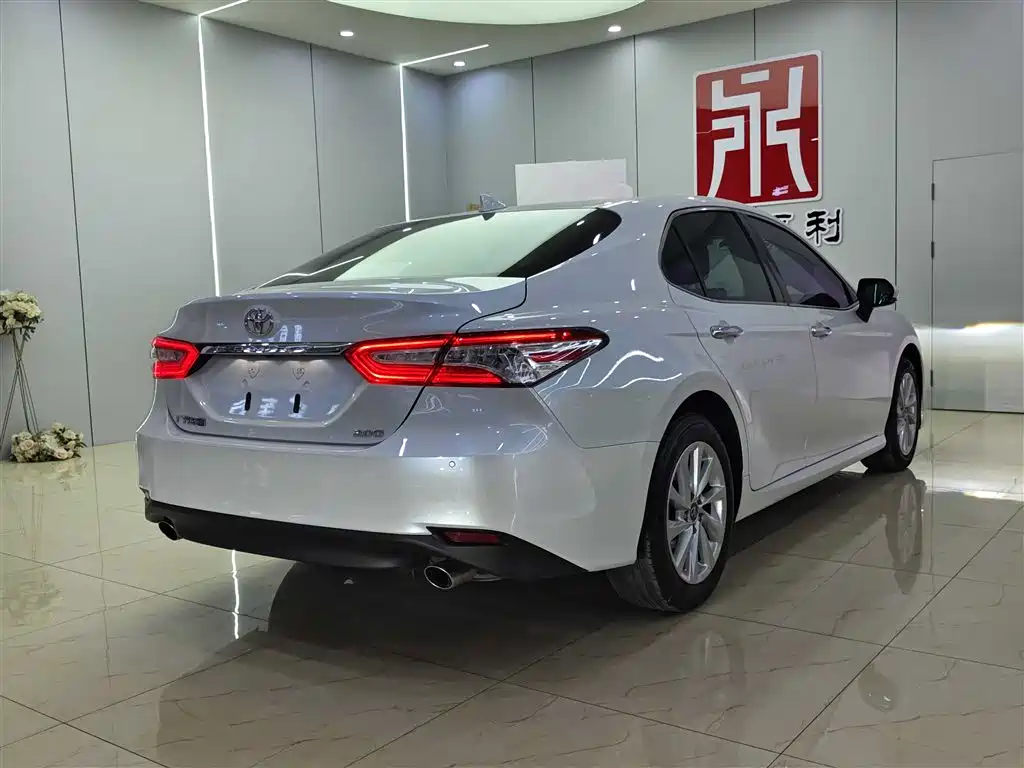 Toyota Camry 2021 2.0G Luxury Edition фото 4