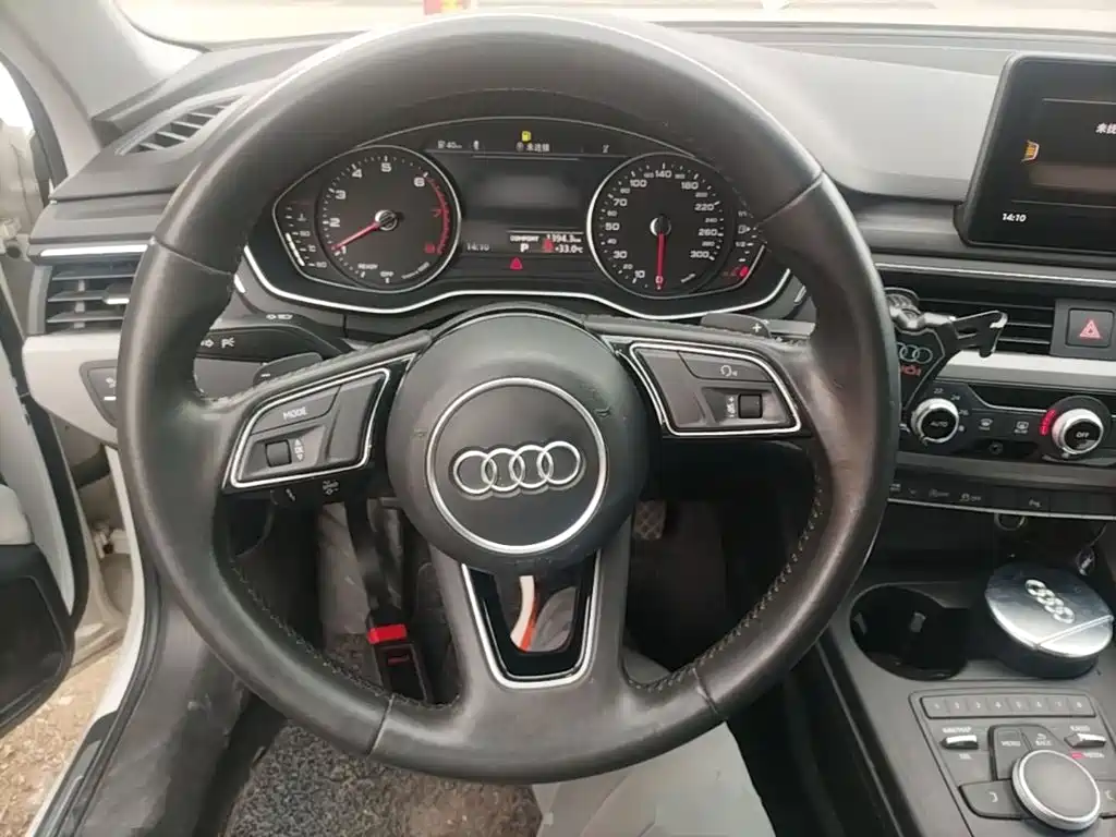 Фото 11 - Audi A4L