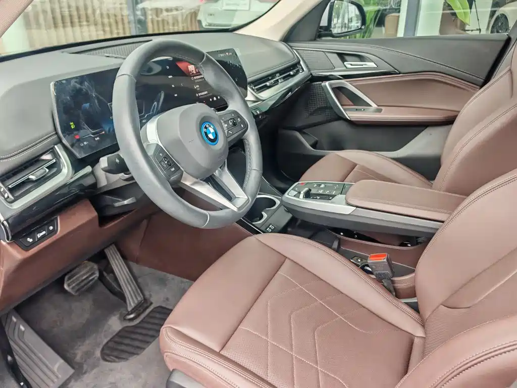 BMW iX1 2024 2023 eDrive25L X Design Package