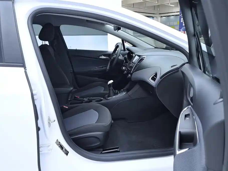 Chevrolet Cruze 2018 2018 320 Manual Pioneer Edition